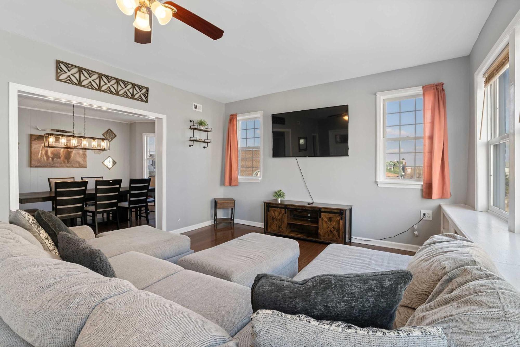 Escape To Raleigh Ave 3 Steps From The *